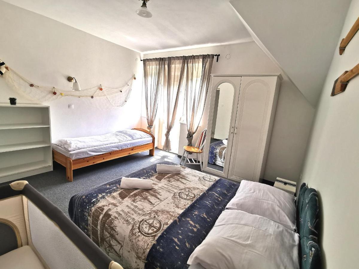 Family Garden Apartmanhaz Шиофок Экстерьер фото