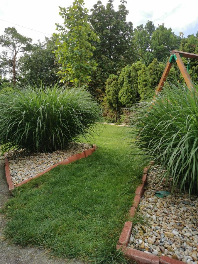 Family Garden Apartmanhaz Шиофок Экстерьер фото