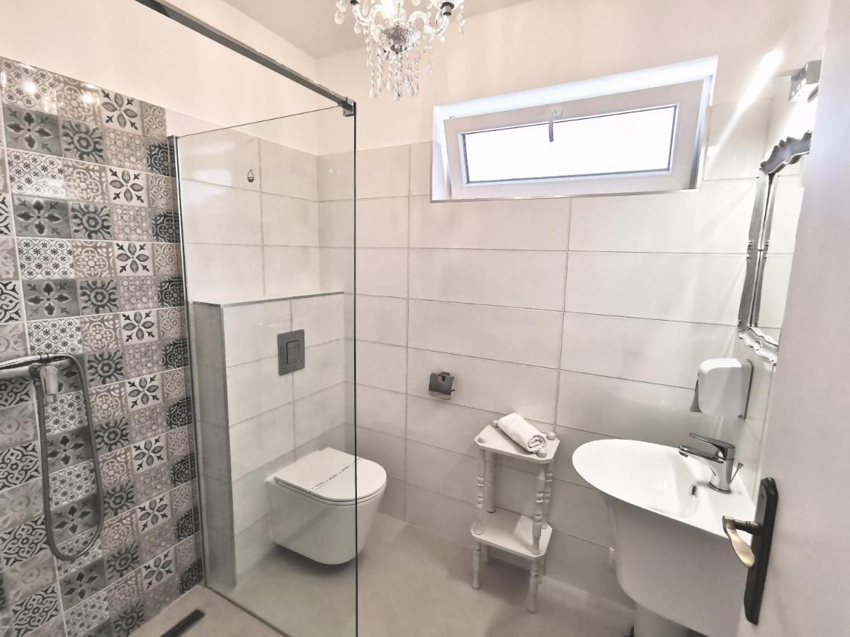 Family Garden Apartmanhaz Шиофок Экстерьер фото