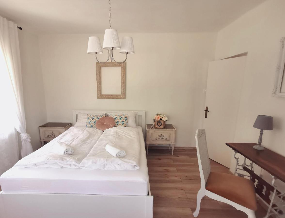 Family Garden Apartmanhaz Шиофок Экстерьер фото