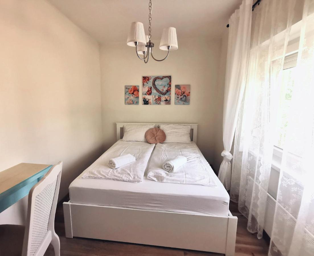 Family Garden Apartmanhaz Шиофок Экстерьер фото