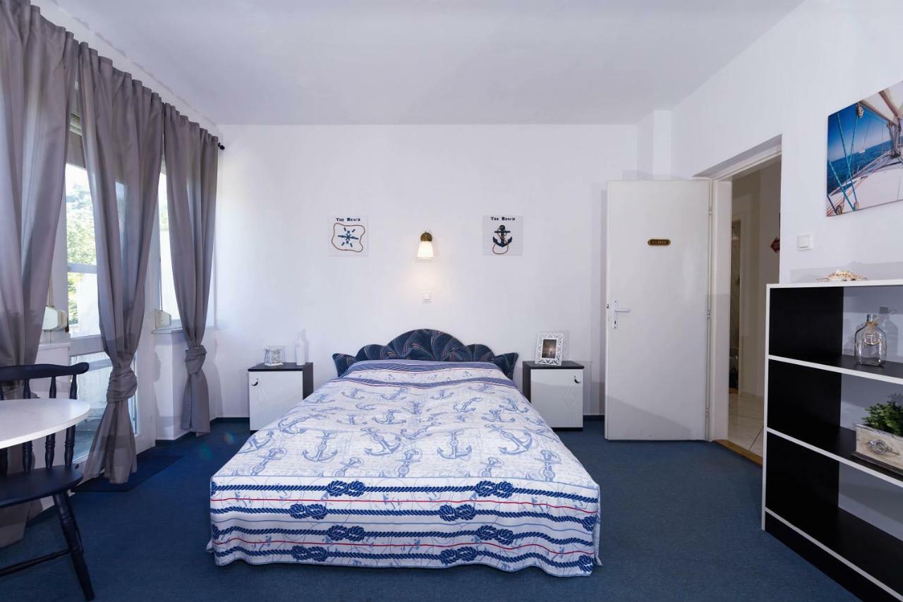 Family Garden Apartmanhaz Шиофок Экстерьер фото